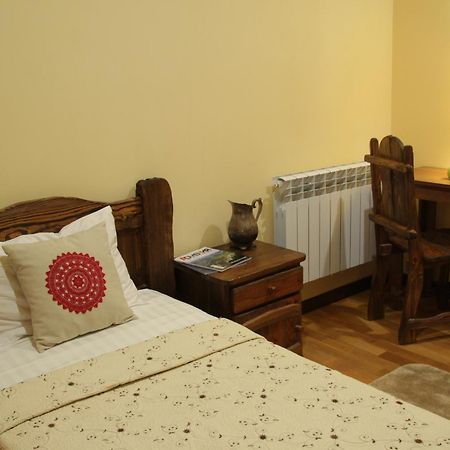 Silk Road Hotel Jerevan Buitenkant foto